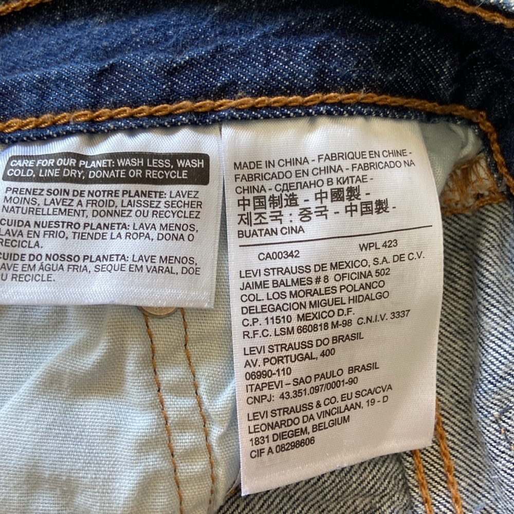 Levi's button-fly size 25 waist, cutoff denim shorts. - Picture 4 of 8
